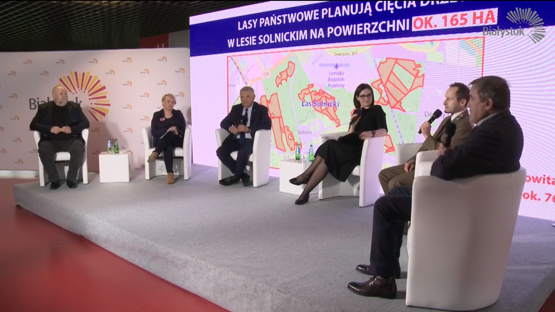 Spotkanie ws. białostockiego lotniska Krywlany - władze miasta za wycinką drzew, społecznicy przeciw