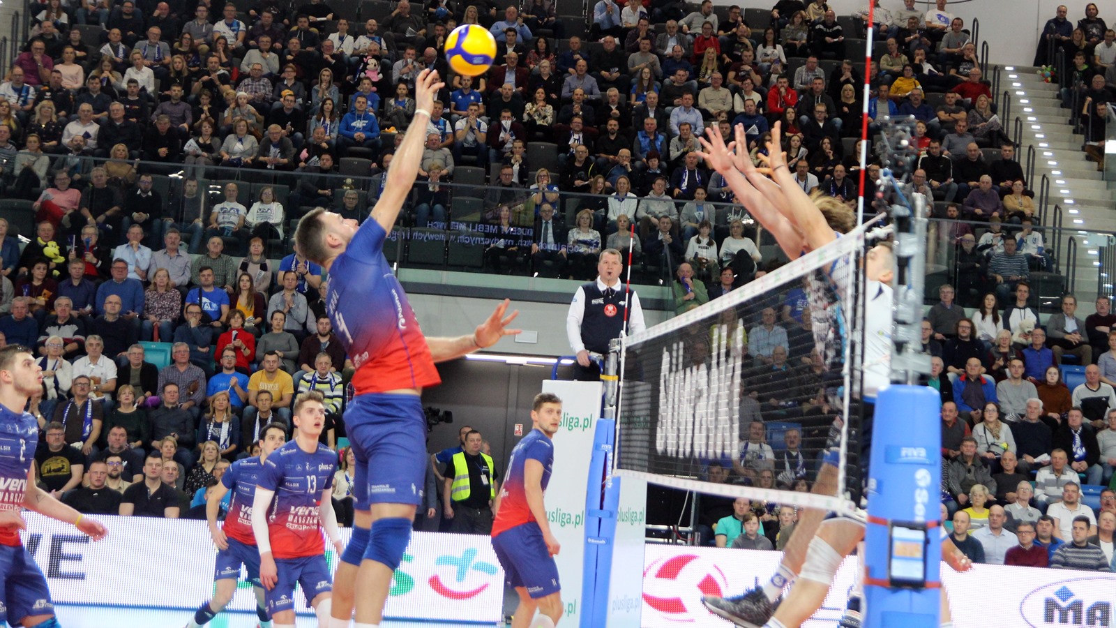 W pierwszym meczu sparingowym przed tegorocznym sezonem PlusLigi Ślepsk Malow przegrał wczoraj (30.07) w Warszawie z tamtejszą Vervą 1:3