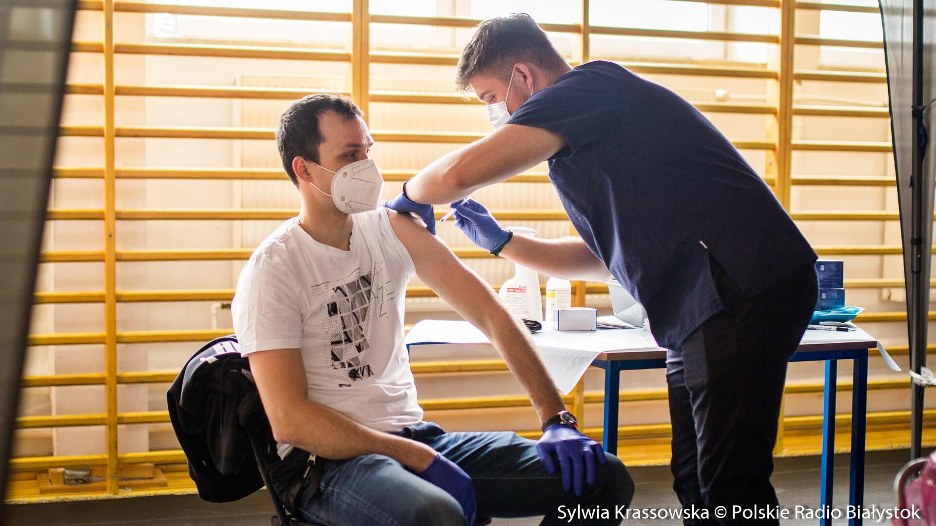 W przeciwieństwie do Suwałk w augustowskim punkcie szczepień masowych chętnych nie brakuje