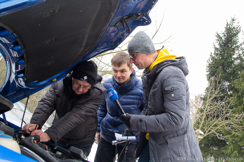 Co oprócz mrozu wpływa na rozładowywanie się akumulatorów? - eksperyment dziennikarzy Radia Białystok