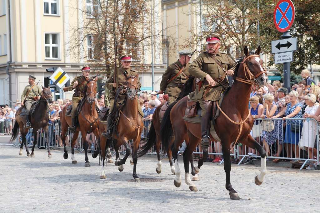 Widowisko historyczne w Białymstoku - polskie oddziały walczyły z bolszewikami [zdjęcia, film]