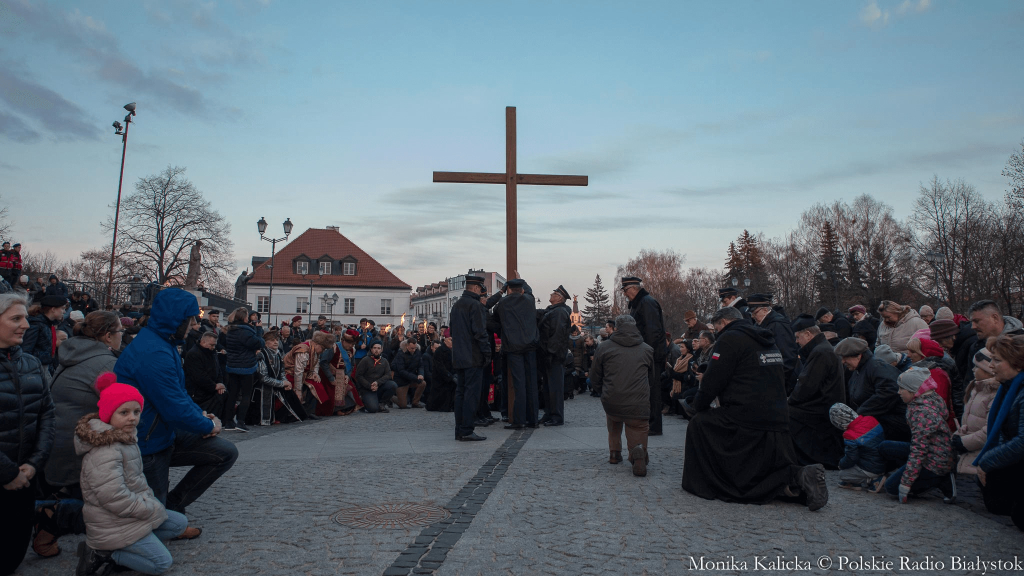 Tysiące białostoczan na Miejskiej Drodze Krzyżowej [zdjęcia]