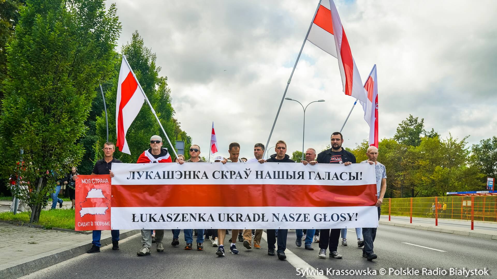 Marsz w Białymstoku w rocznicę sfałszowanych wyborów na Białorusi [zdjęcia, wideo]