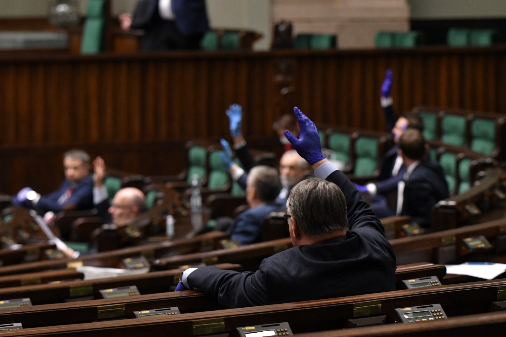 Sejm przyjął zmiany w Regulaminie Sejmu, posłowie mogą głosować zdalnie [zdjęcia]