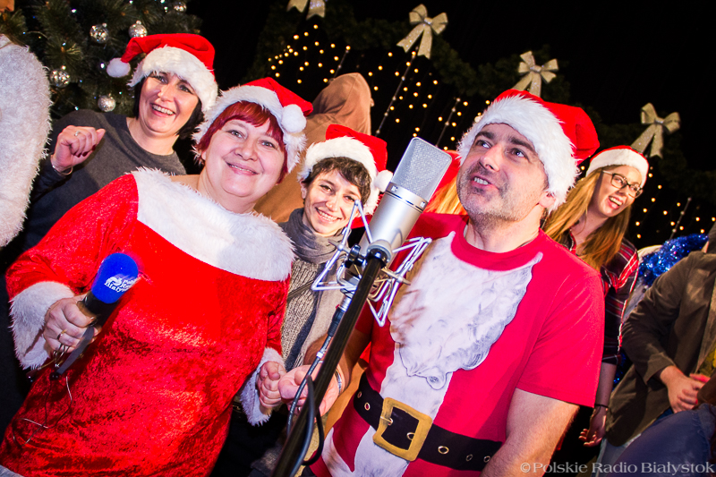 "Białe święta w Białymstoku" - radiowcy śpiewają słuchaczom [zdjęcia, video]