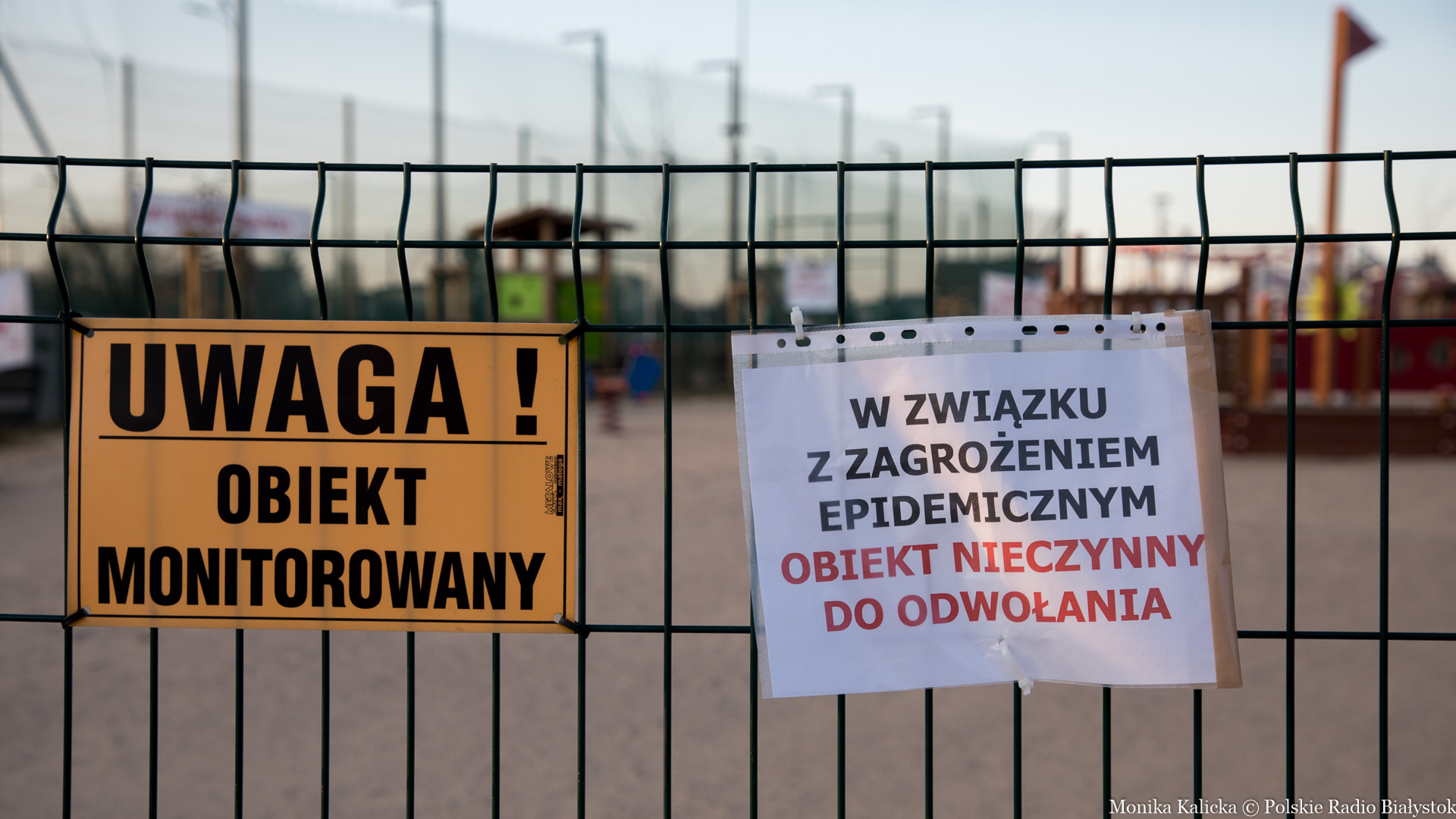 Nowe obostrzenia w całym kraju - zamknięte salony fryzjerskie, sklepy meblowe, żłobki i przedszkola