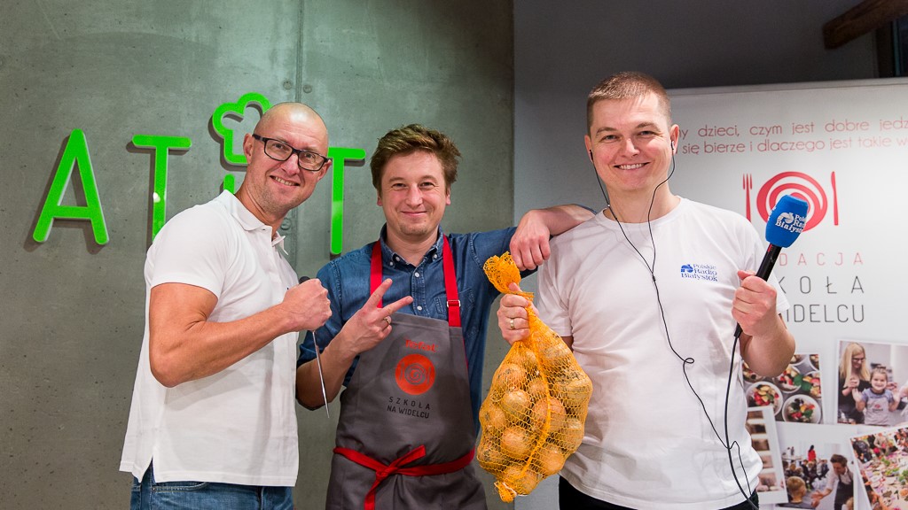 Jak pokroić cebulę bez płaczu? – eksperyment dziennikarzy Radia Białystok