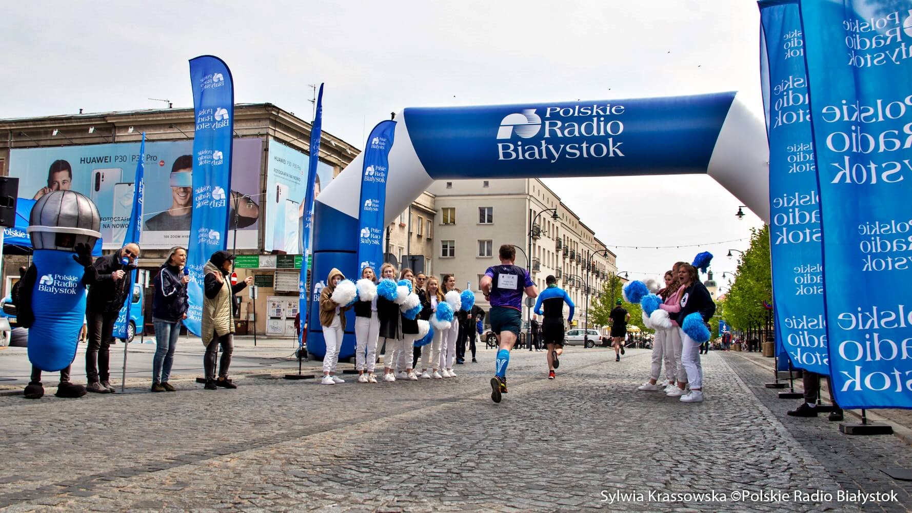 Radiowy doping na trasie białostockiego półmaratonu [zdjęcia, wideo]