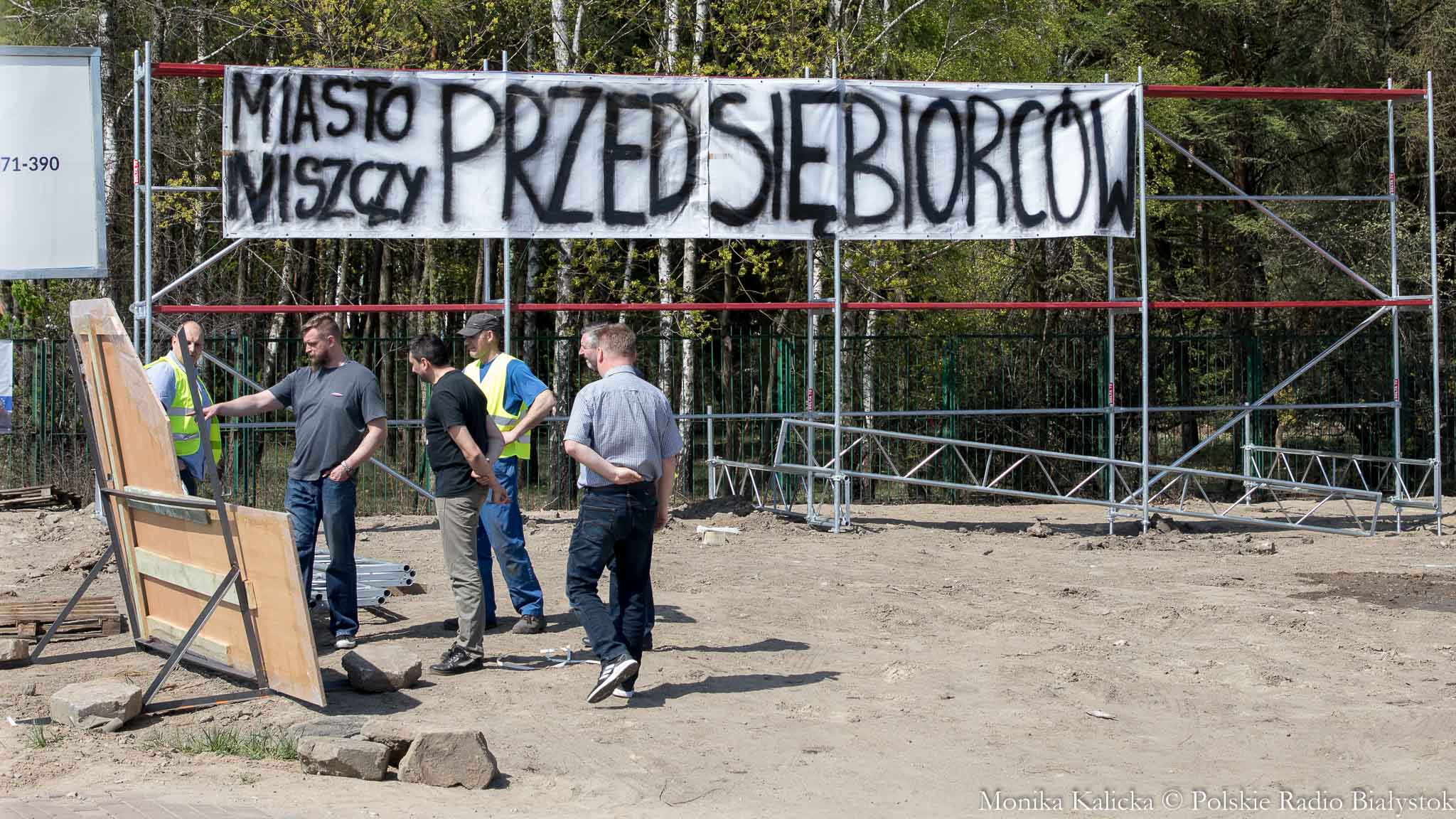 W związku z budową węzła Porosły tamtejsi przedsiębiorcy boją się bankructwa - o pomoc proszą radnych