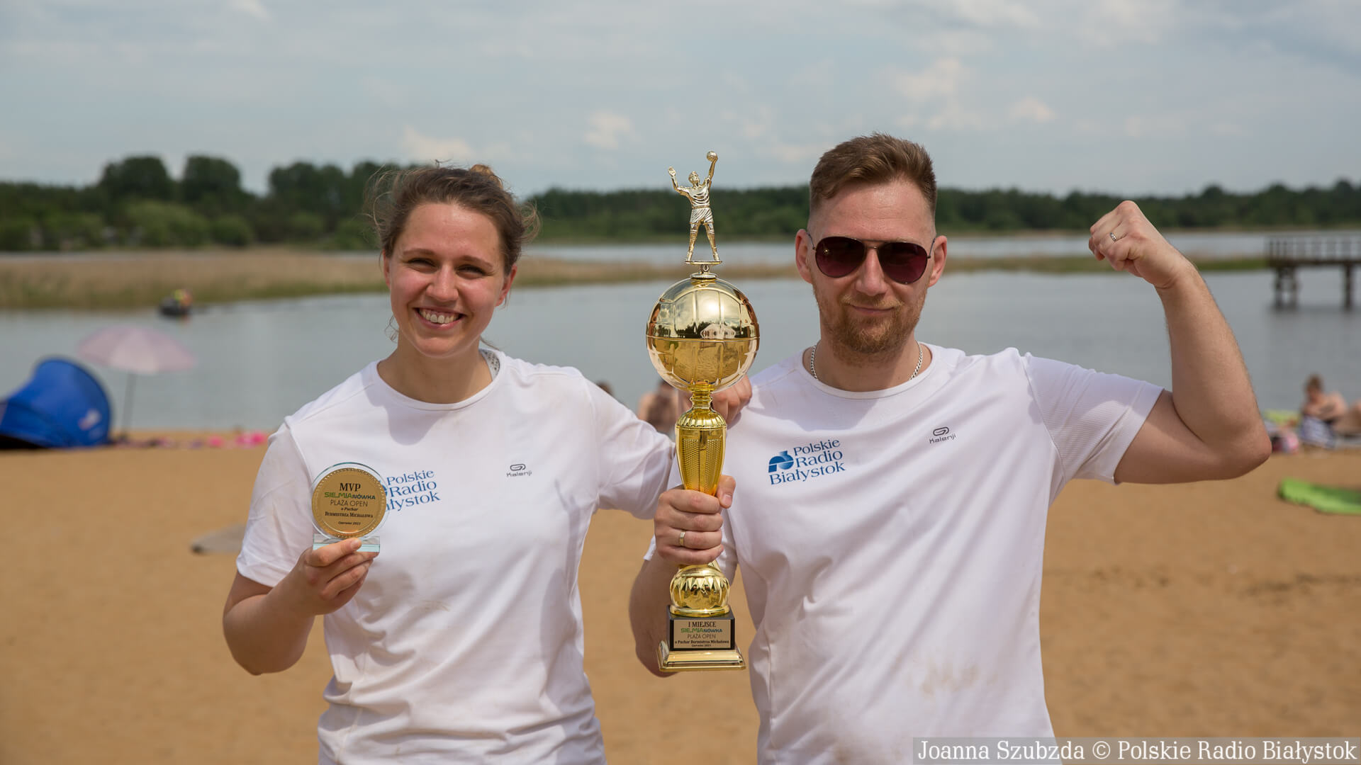 Drużyna Polskiego Radia Białystok zwyciężyła w turnieju siatkówki plażowej "Siemianówka Plaża Open" [zdjęcia]