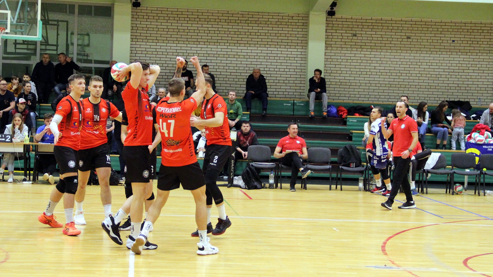 Nie ma mocnych na BAS Białystok w drugiej lidze siatkarzy [zdjęcia]