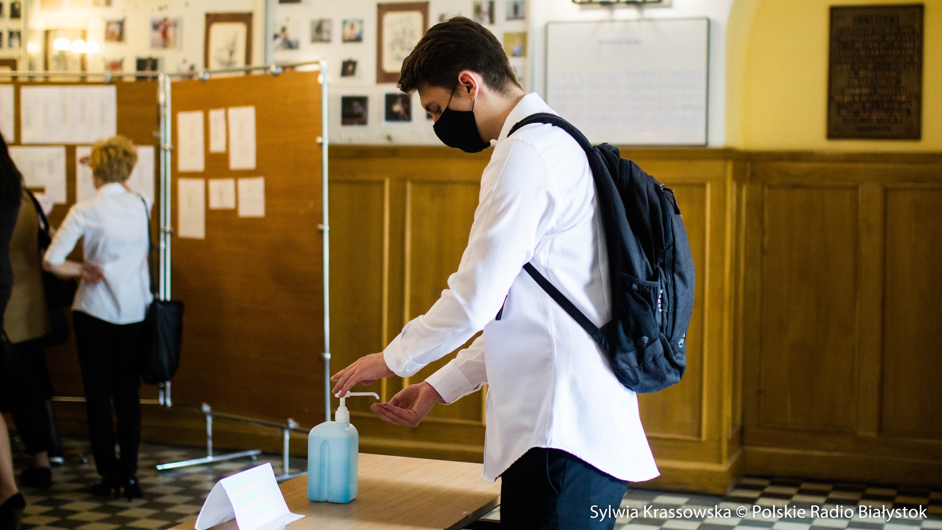 Minister edukacji: maturzyści i ósmoklasiści wrócą do szkół jako pierwsi