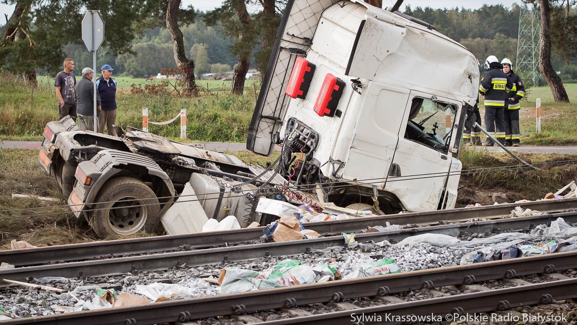 Kolejarze apelują do kierowców o rozsądek na przejazdach