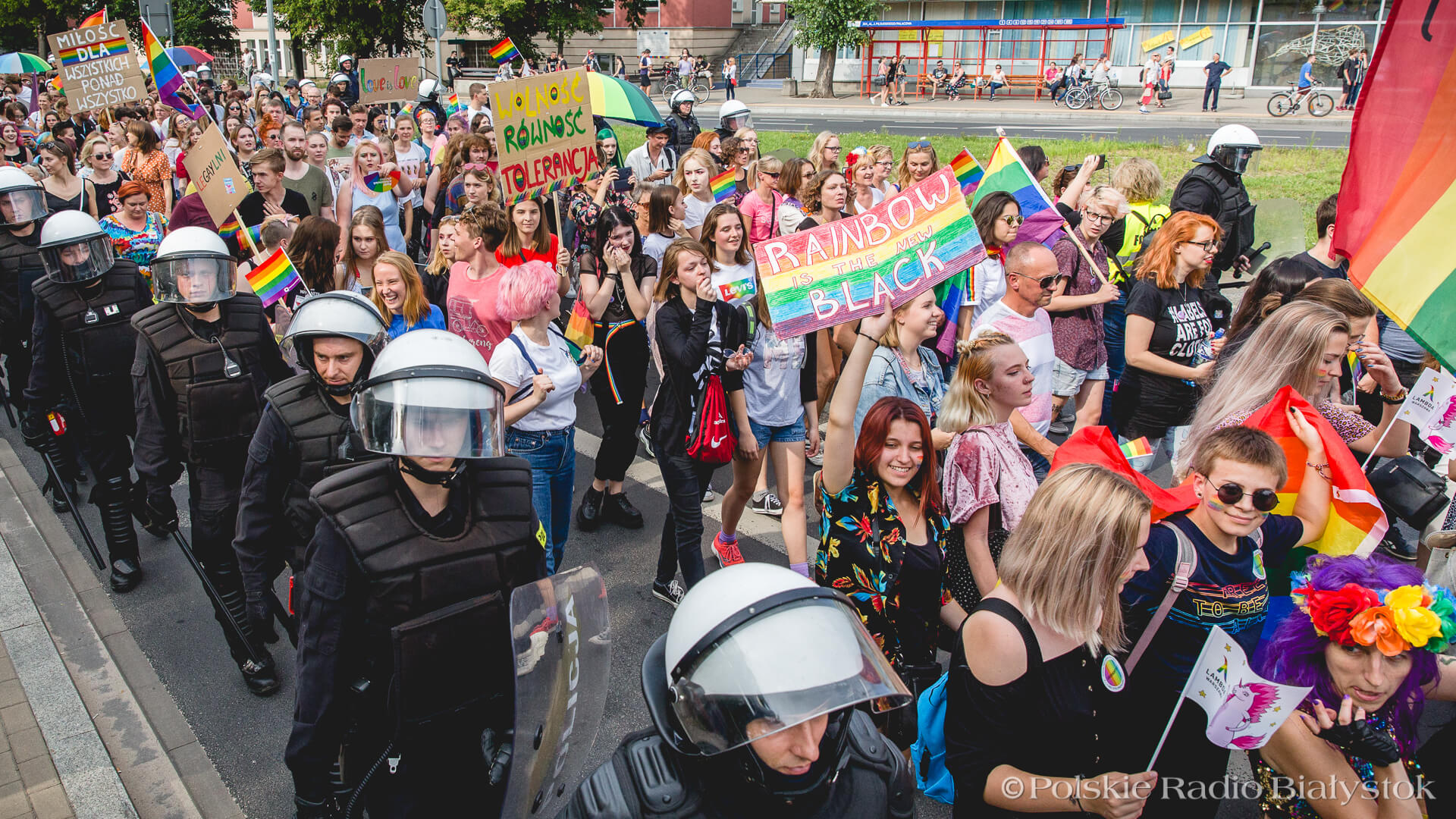 Rok od Marszu Równości w Białymstoku - o wydarzeniu przypominają jego zwolennicy i przeciwnicy