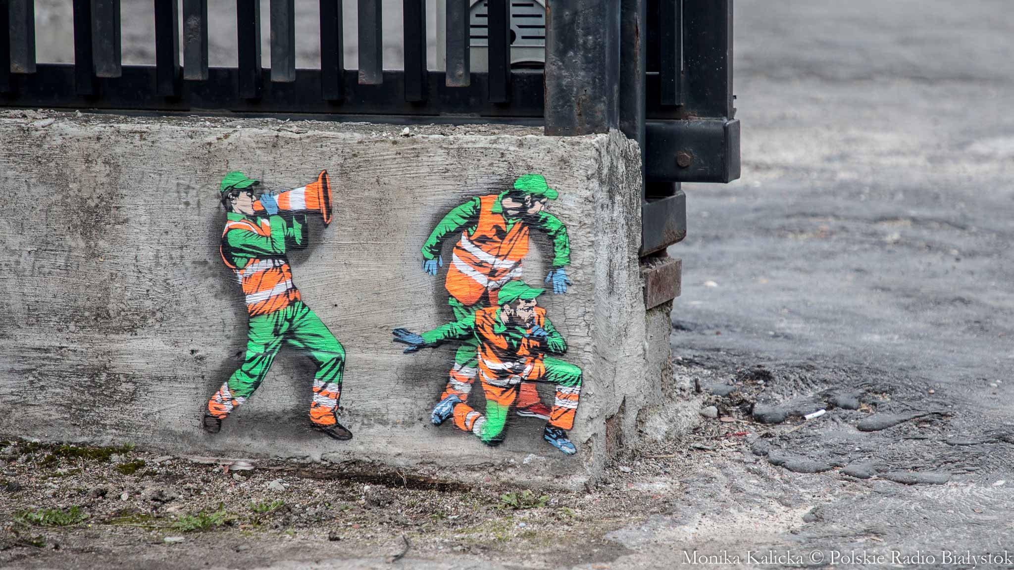 Mini-robotnicy na murach Białegostoku - wszystko w ramach Underground/Independent