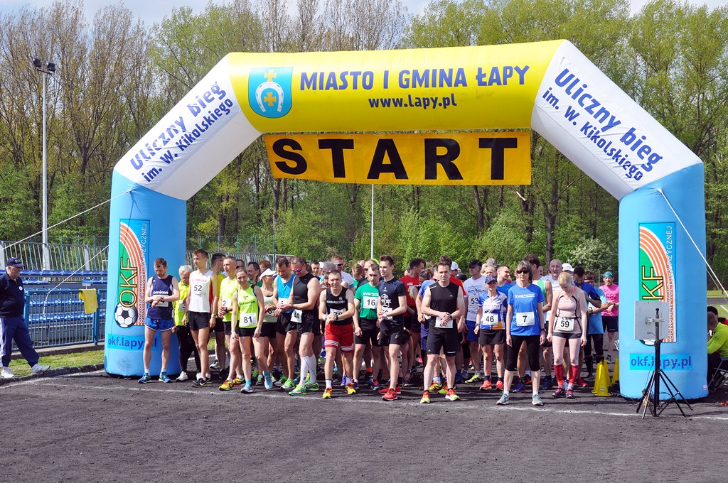 Biegacze uczcili w Łapach pamięć paraolimpijczyka Waldemara Kikolskiego