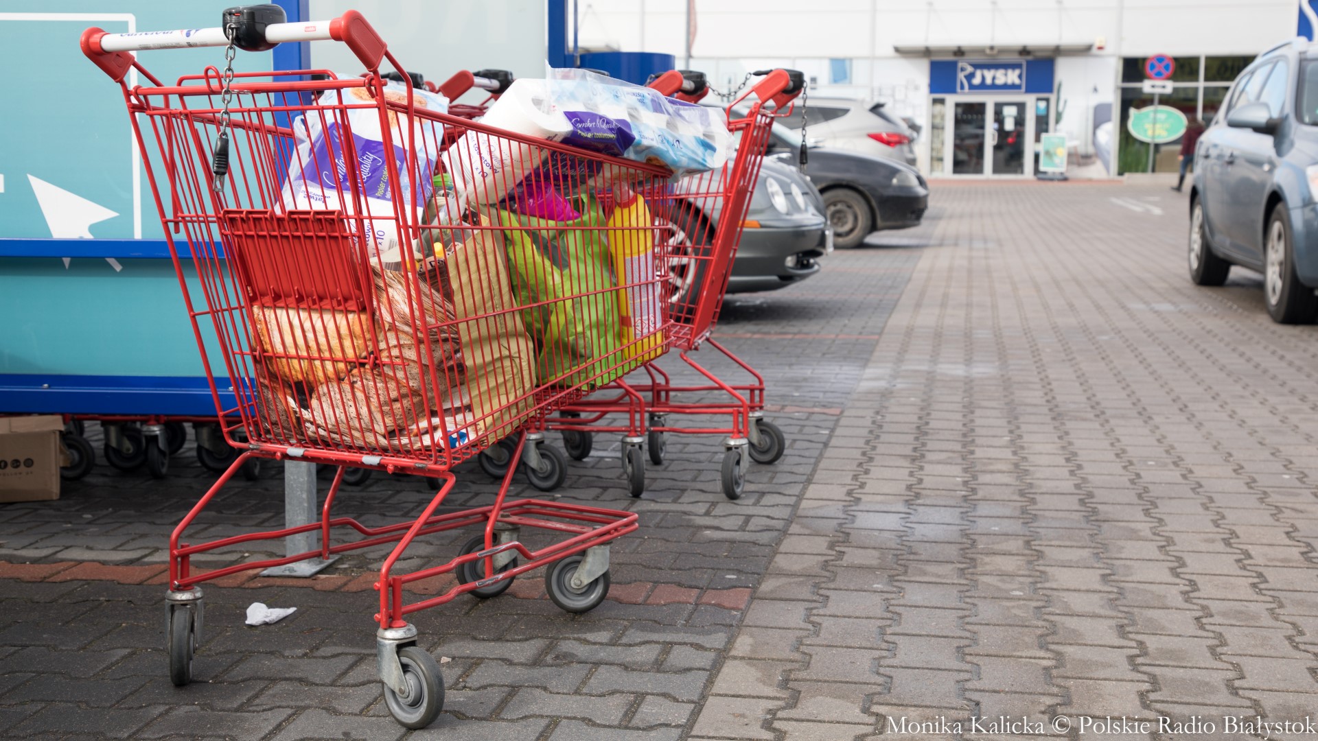 Większość Polaków nie ogranicza wydatków w związku pandemią koronawirusa