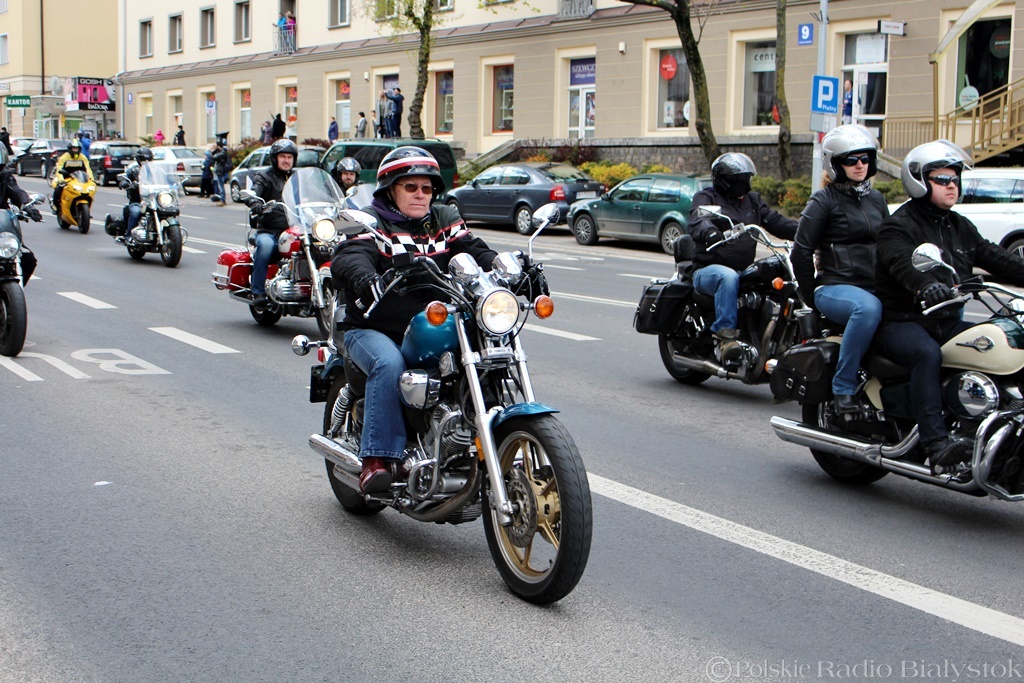 Parada ulicami miasta, koncert i akcja charytatywna - oficjalne rozpoczęcie sezonu motocyklowego w Suwałkach