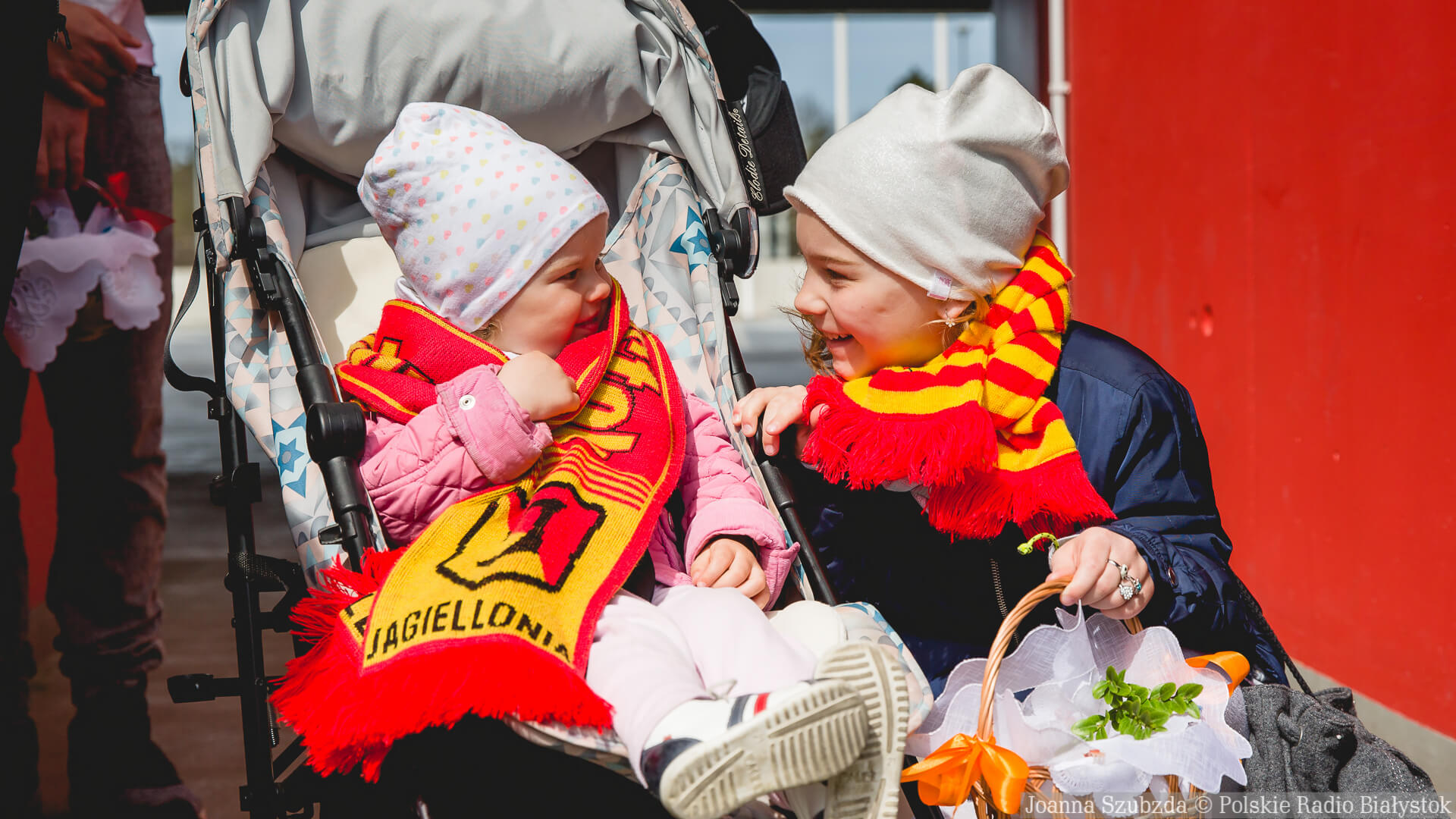Kibice Jagiellonii Białystok poświęcili pokarmy na stadionie [zdjęcia, wideo]