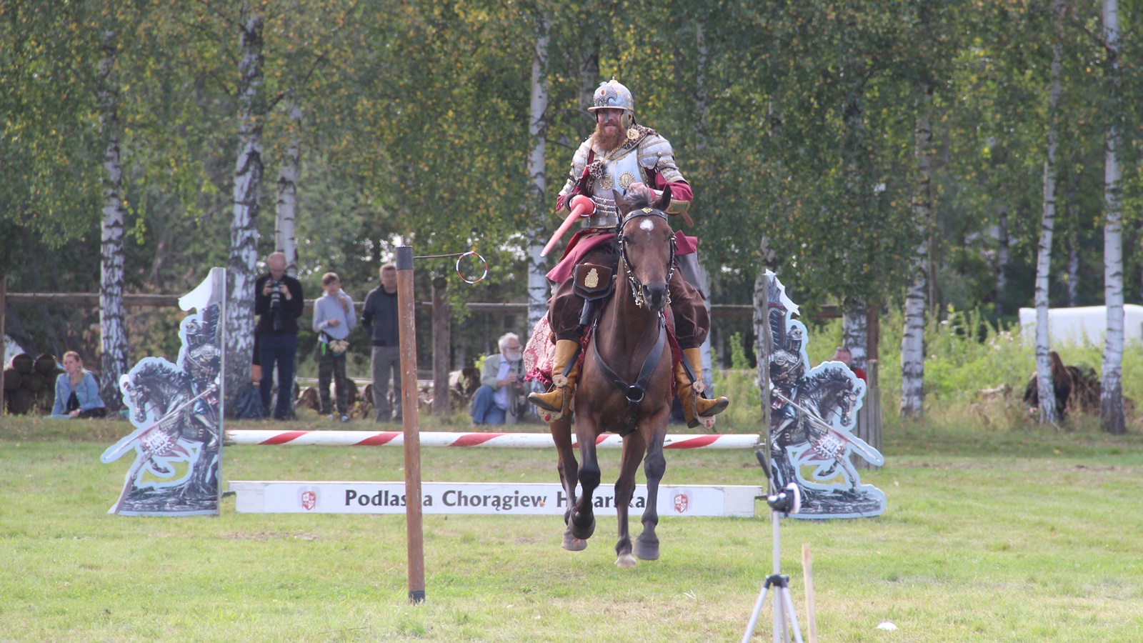Zawody husarskie, łucznicze i rekonstrukcja bitwy pod Hodowem - na "XI Dniu Tradycji Rzeczypospolitej” [zdjęcia]