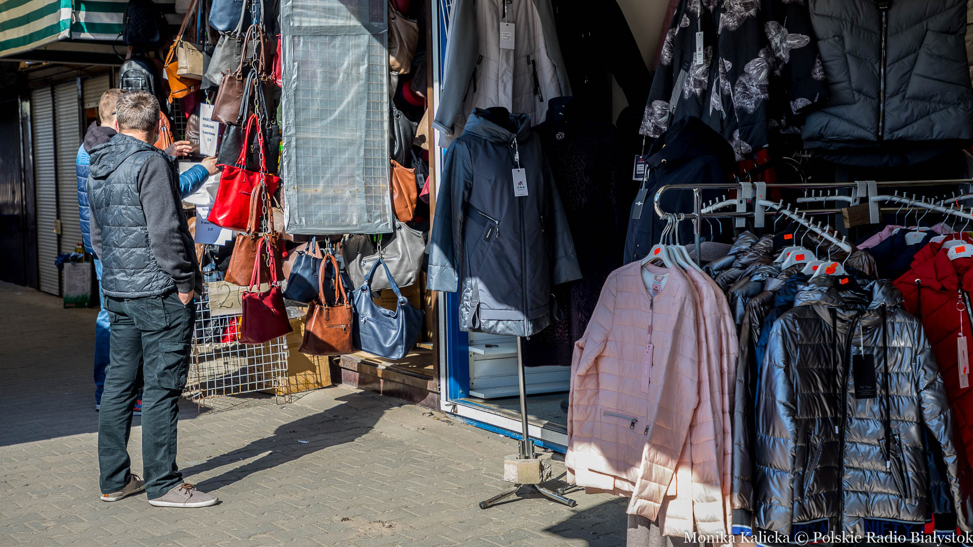 Handlarze z targowiska przy ul. Kawaleryjskiej w Białymstoku obawiają się o swoją przyszłość