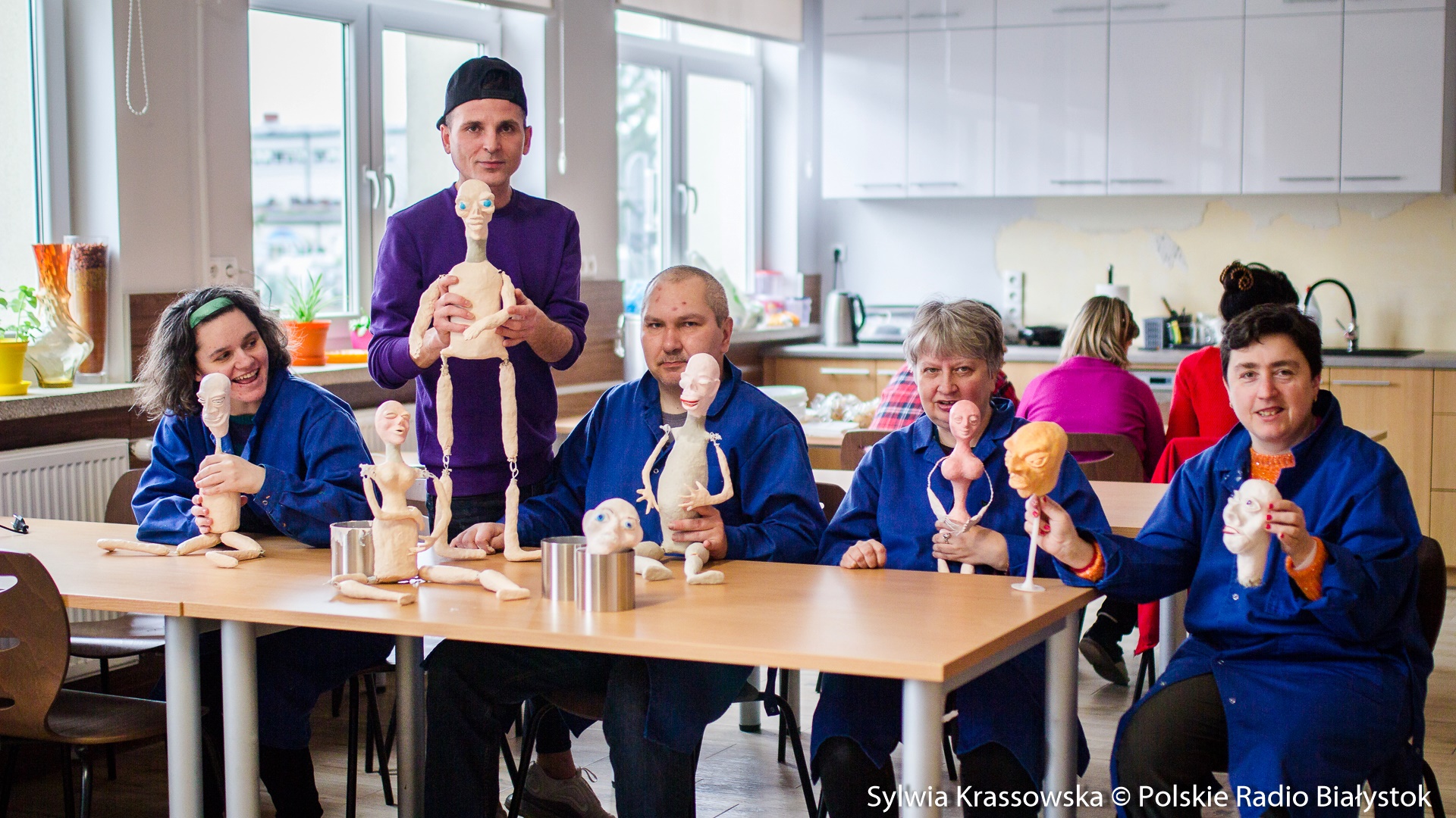 "Poza sceną" - reportaż Aleksandry Sadokierskiej