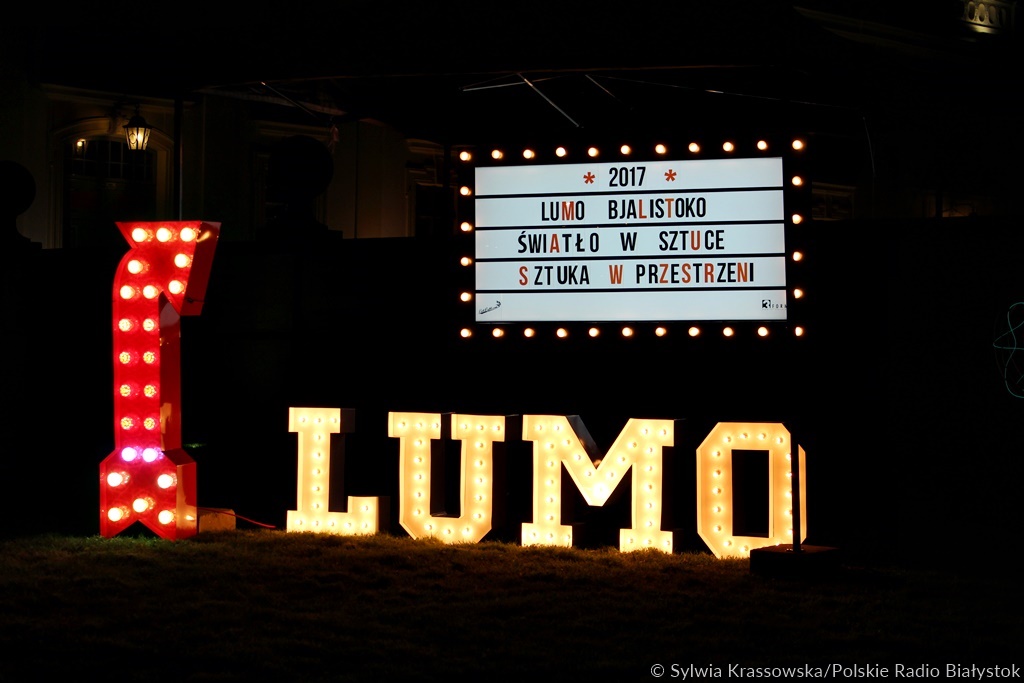 Iluminacje, fireshow, instalacje w parku – Lumo Bjalistoko rozświetla miasto