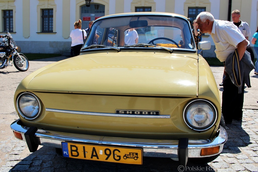 Zabytkowe samochody z Polski, Litwy, Białorusi i Rosji przyjechały do Białegostoku [zdjęcia, wideo]