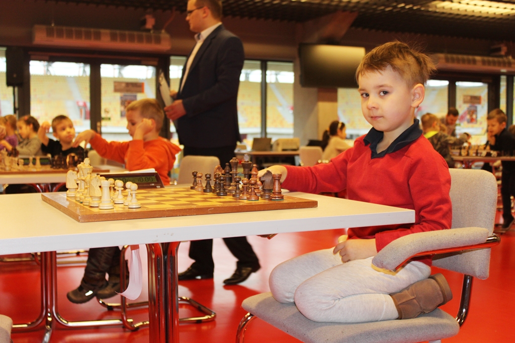"Mój pierwszy turniej szachowy"- najmłodsi zawodnicy z regionu debiutowali przy szachownicach