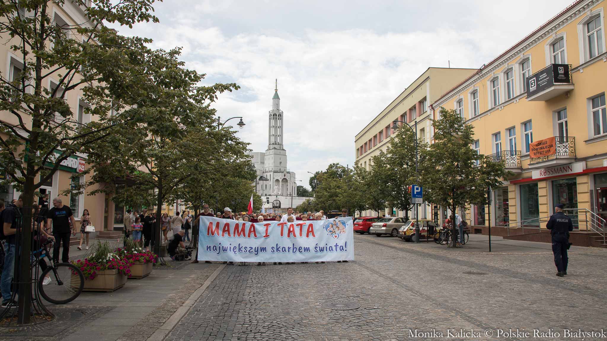 Jest zawiadomienie do prokuratury na marszałka - chodzi m.in. o przemarsz na piknik