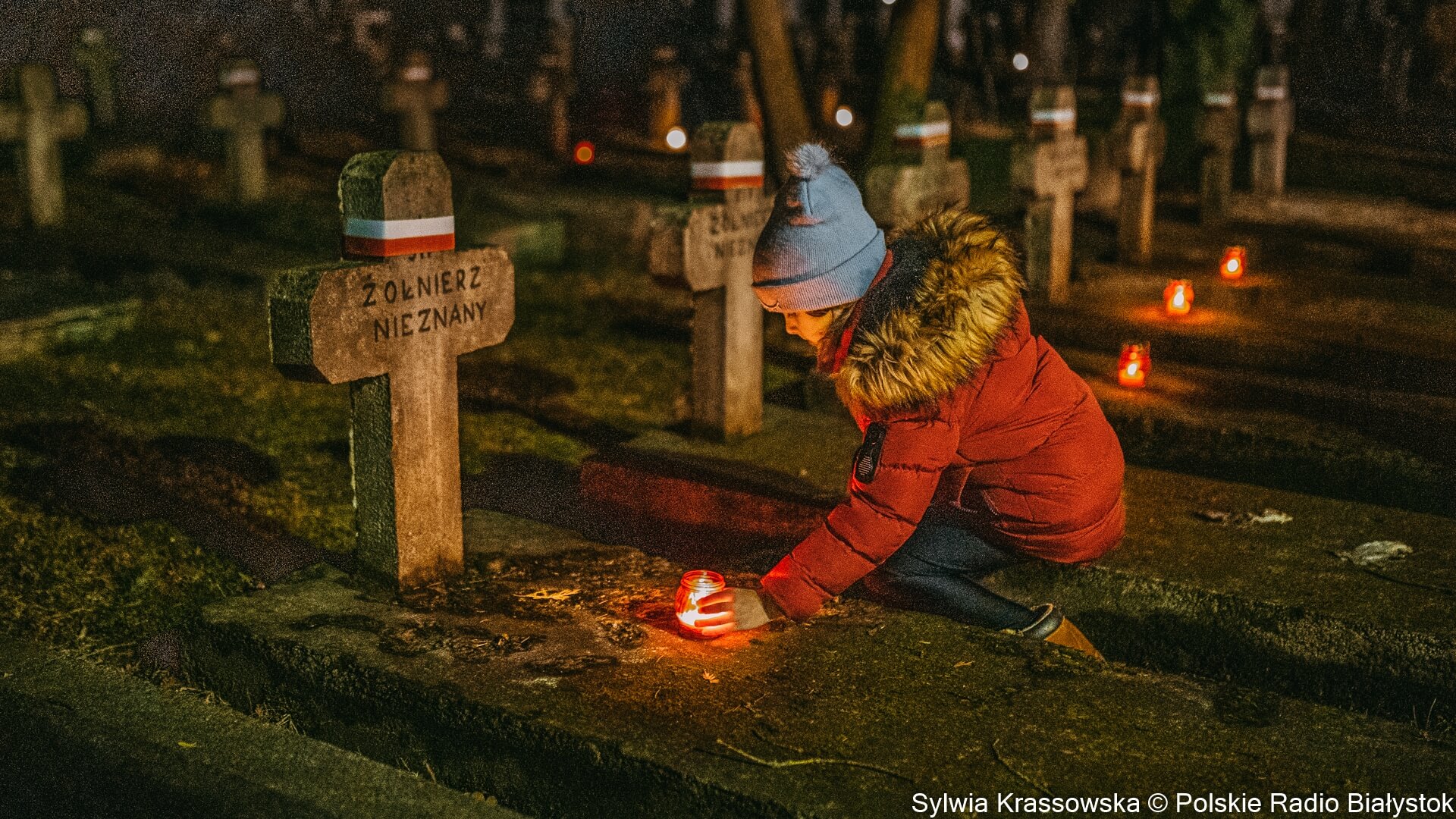"Światło Pamięci Niezwyciężonym" w przeddzień rocznicy odzyskania niepodległości przez Białystok [zdjęcia]
