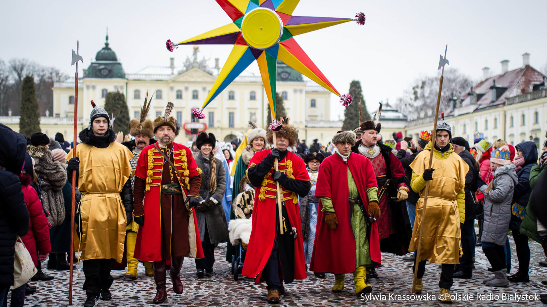 Orszaki Trzech Króli na ulicach podlaskich miast [zdjęcia, wideo]