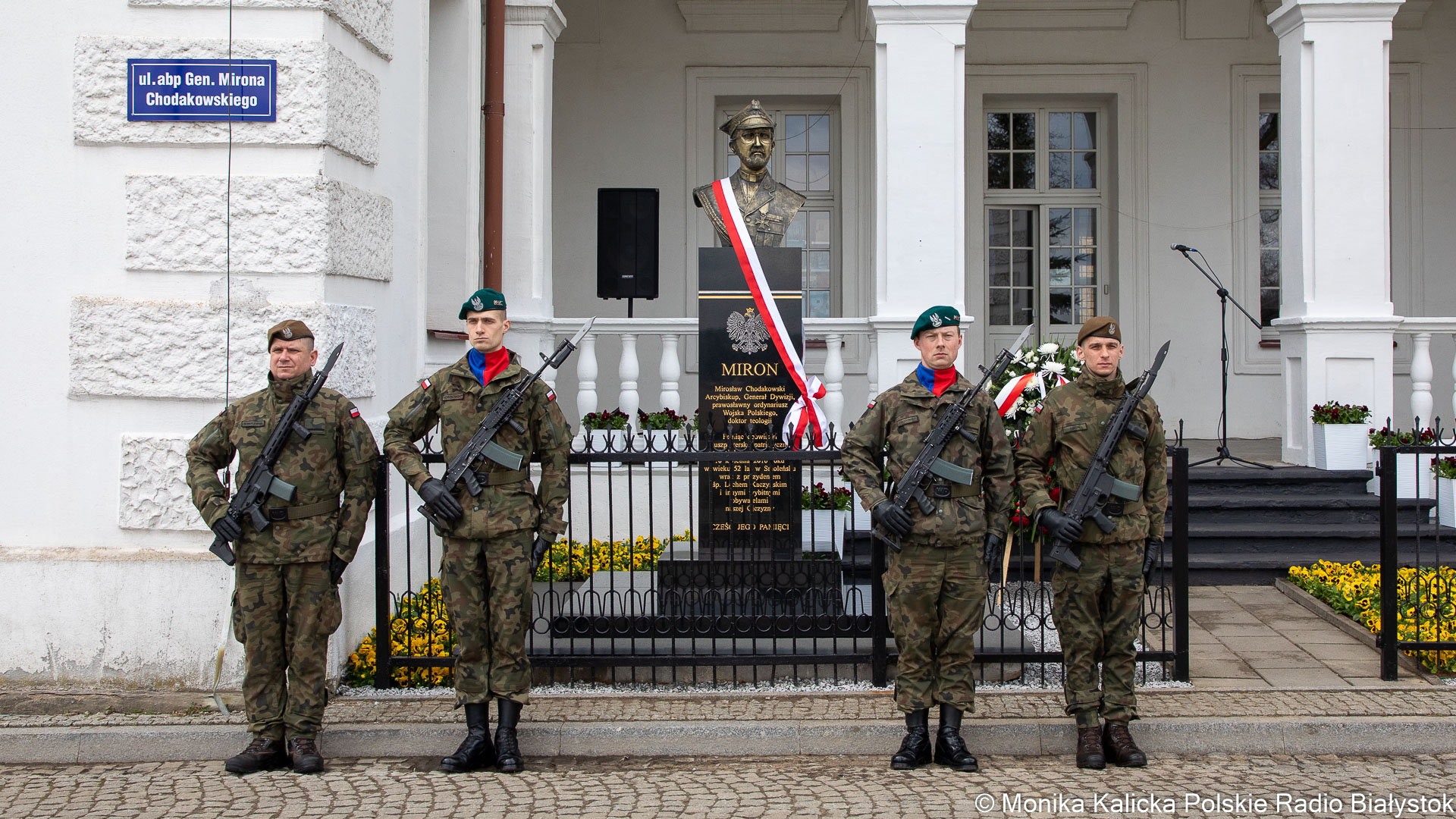 Uroczystość odsłonięcia pomnika śp. arcybiskupa Mirona w Supraślu [zdjęcia]
