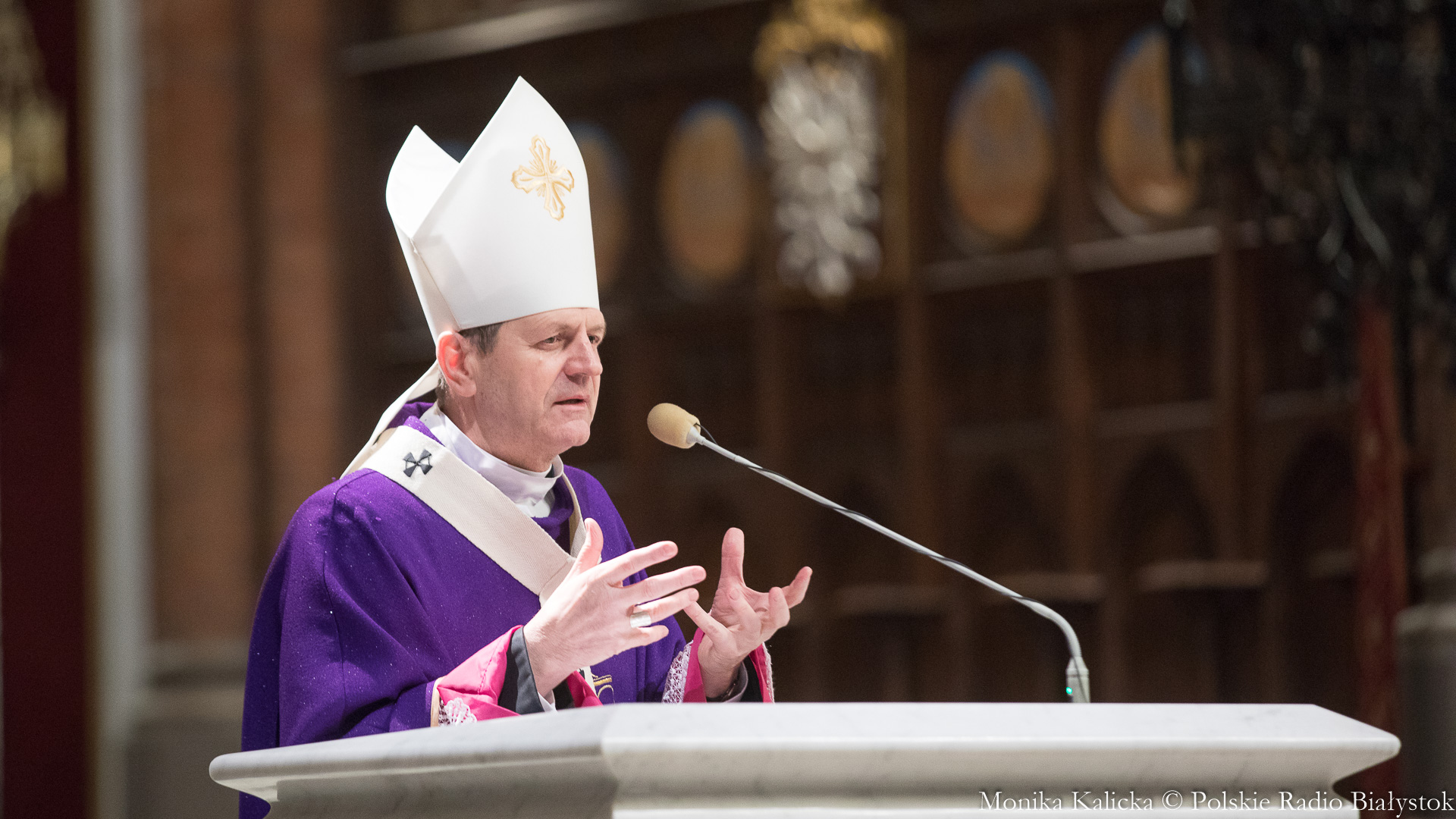 abp Tadeusz Wojda: Sytuacja z koronawirusem kieruje nasze myśli do Boga [msza św. do odsłuchania, zdjęcia, wideo]