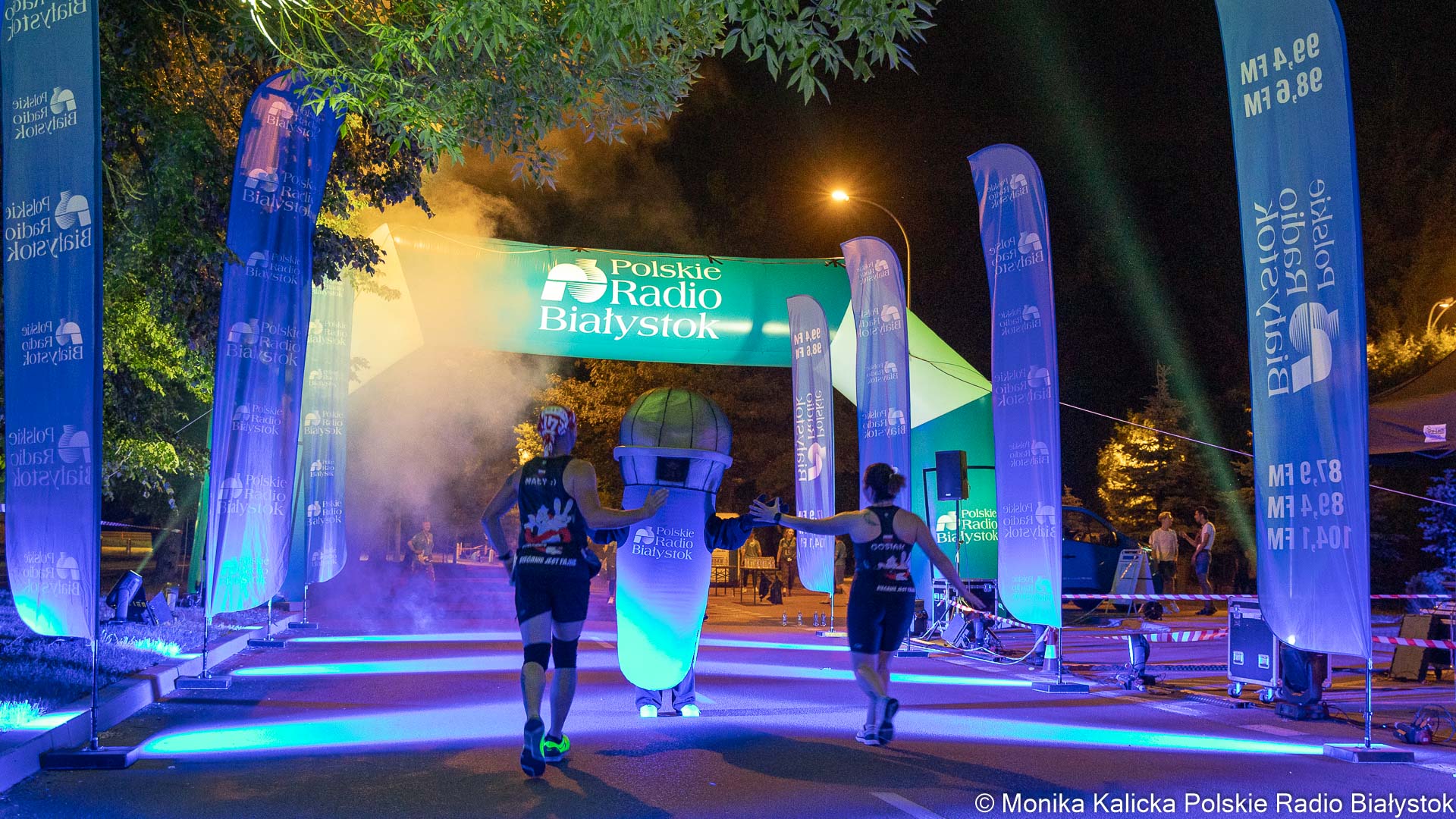 Biegacze na ulicach Białegostoku - 8. PKO Nocny Białystok Półmaraton [zdjęcia, wideo]