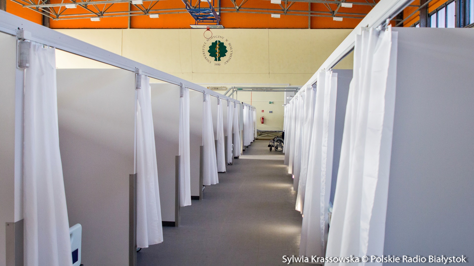 W szpitalu tymczasowym przy ul. Wołodyjowskiego w Białymstoku znów będą szczepienia przeciw COVID-19