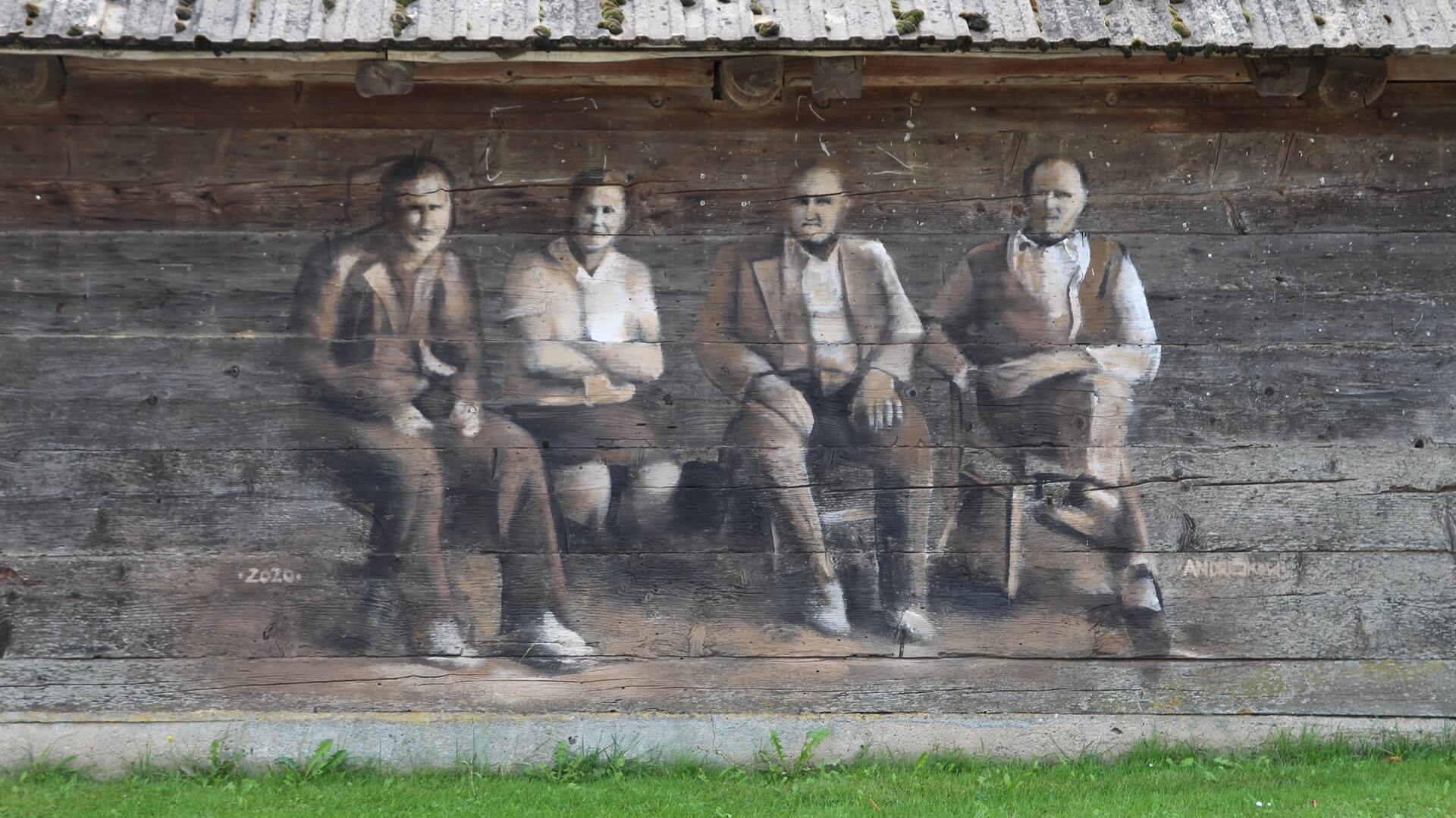 W Sitawce powstają drewnale na wiejskich stodołach [zdjęcia]