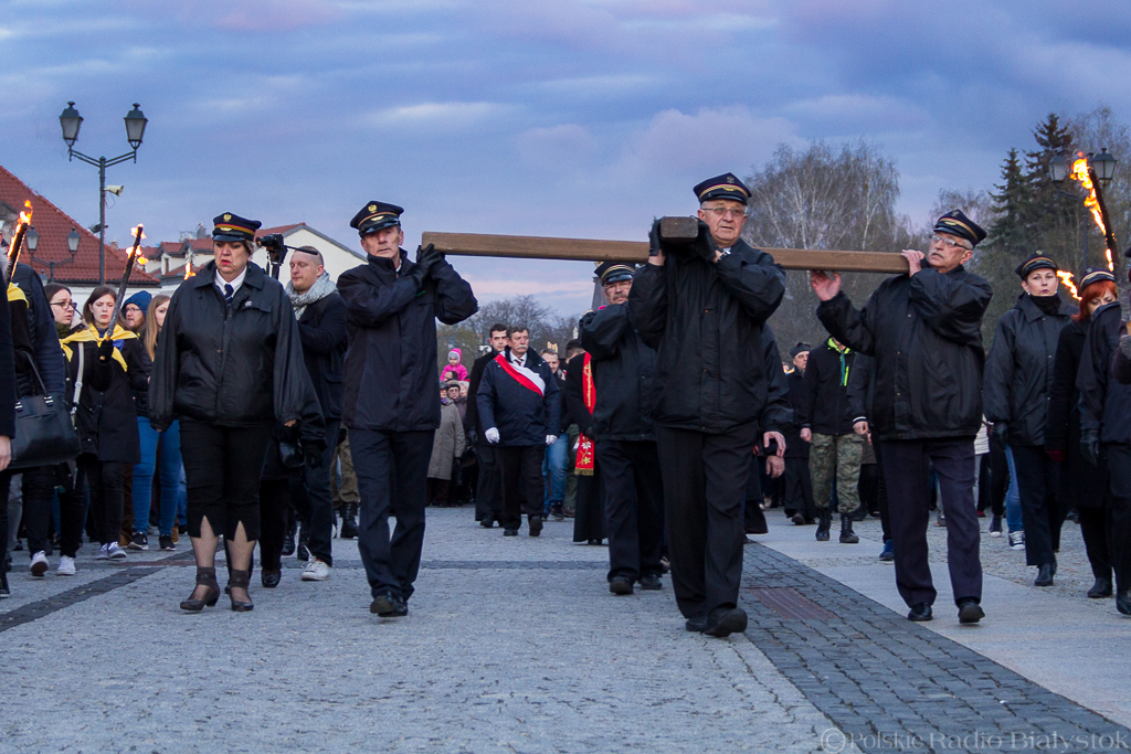 Setki białostoczan na Miejskiej Drodze Krzyżowej