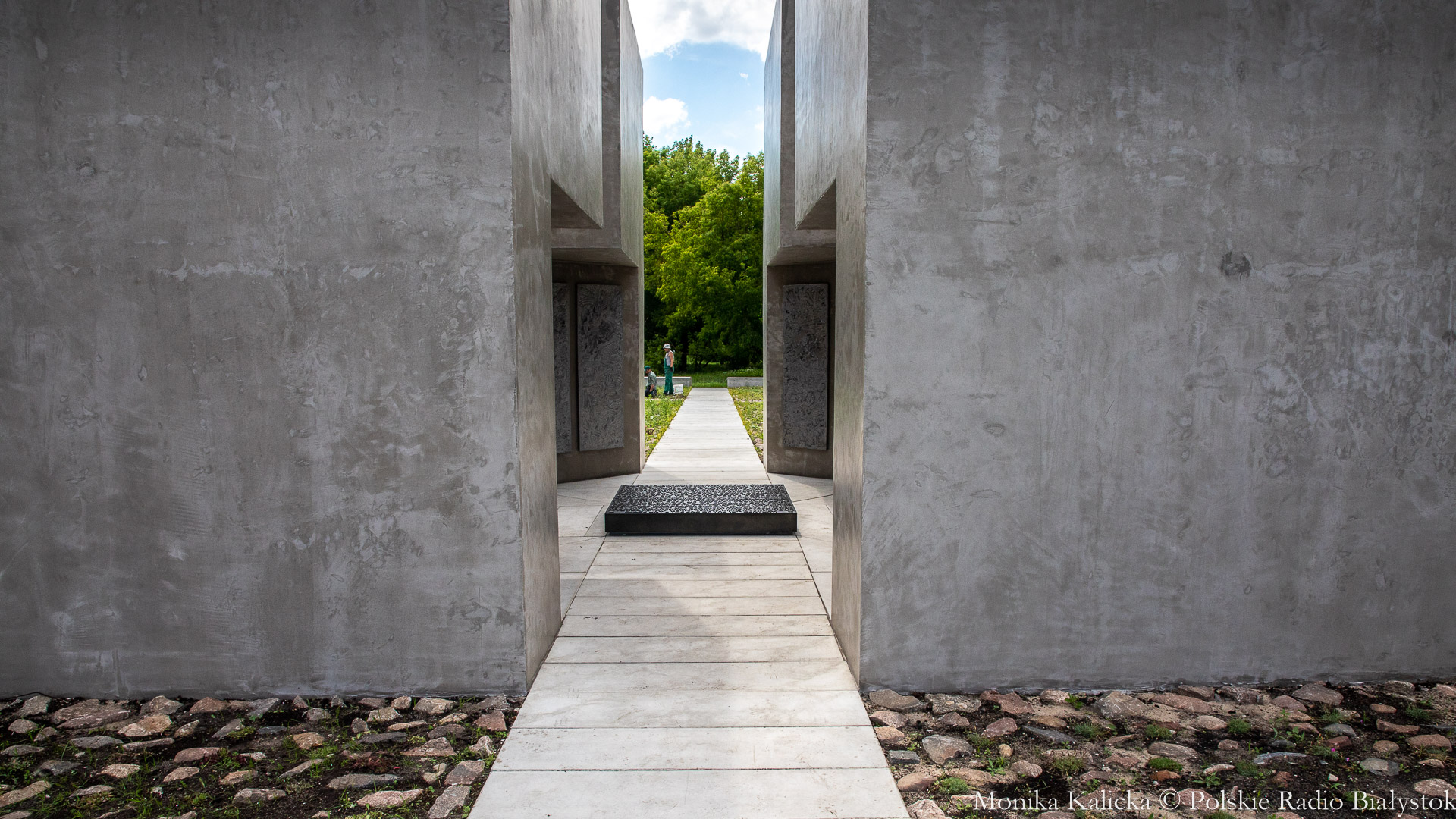 Rynek Sienny w Białymstoku z artystyczną kaplicą - recenzja Sebastiana Kochańca