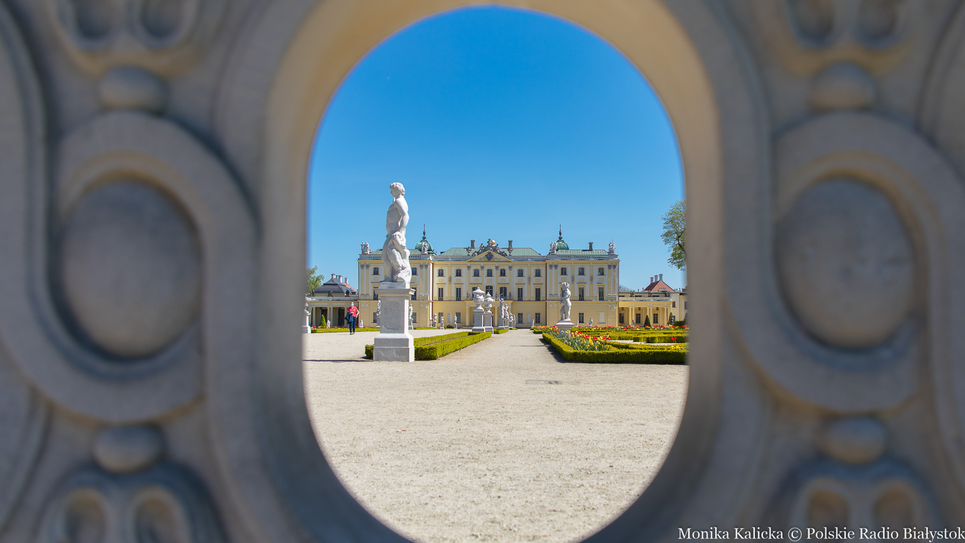 Wystawa fotografii zabytków architektury - "Architektoniczne perły przeszłości"
