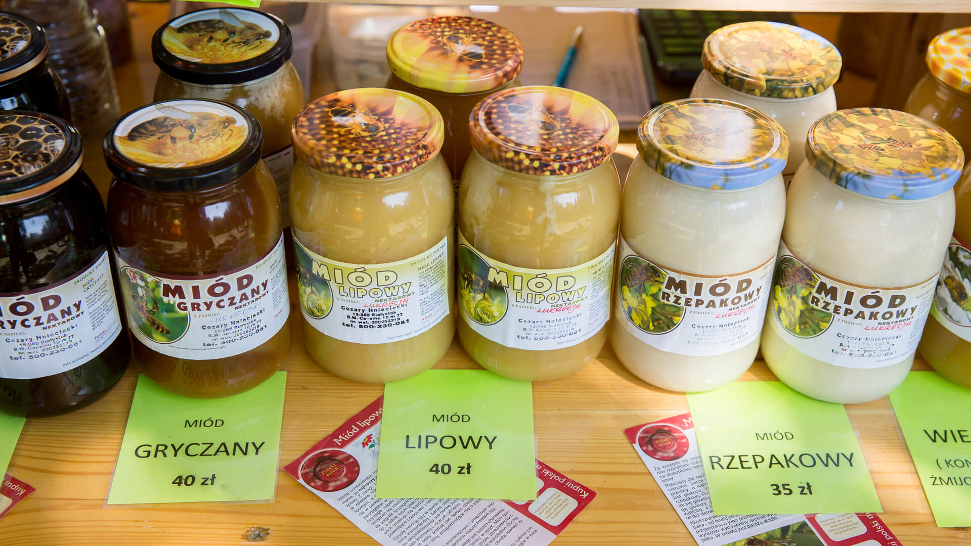 Miody, słodkie wypieki, wędliny i sery - Jubileuszowa Biesiada Miodowa w Kurowie [zdjęcia]