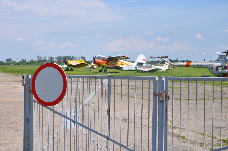 Działacze PO zachęcają radnych Białegostoku do wprowadzenia zmian w budżecie miasta w związku z budową lokalnego lotniska