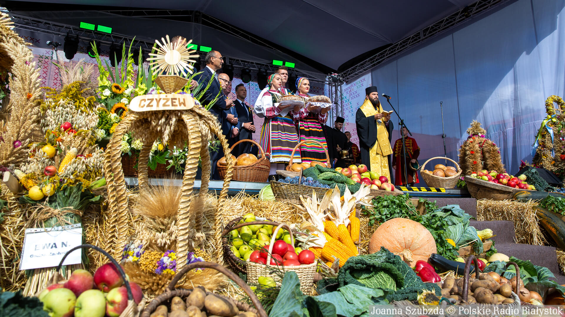 Pokazy obrzędów, rękodzieło i koncerty - dożynki wojewódzkie w Tykocinie [zdjęcia]