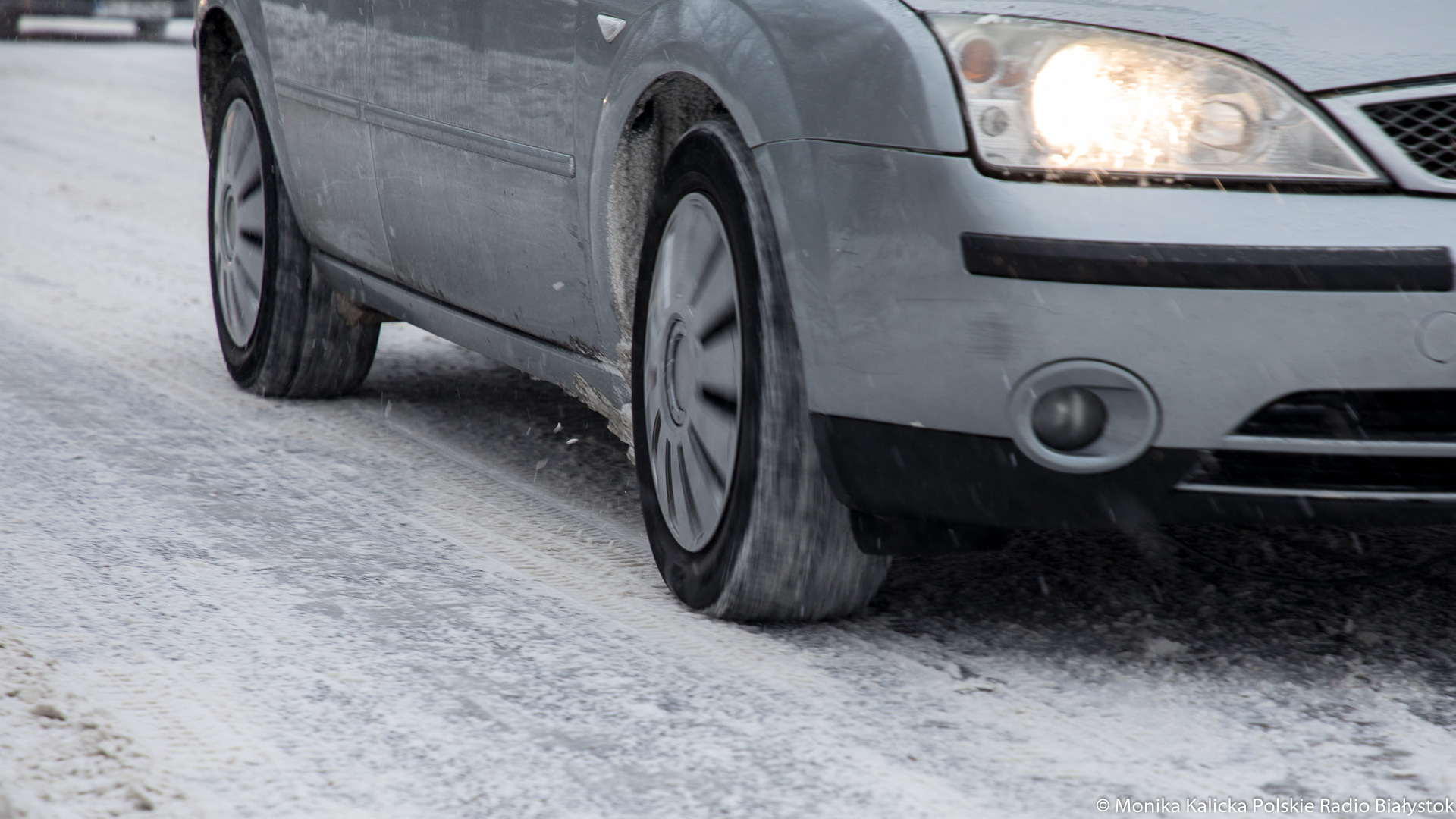 Marznące opady - bardzo ślisko na drogach i chodnikach