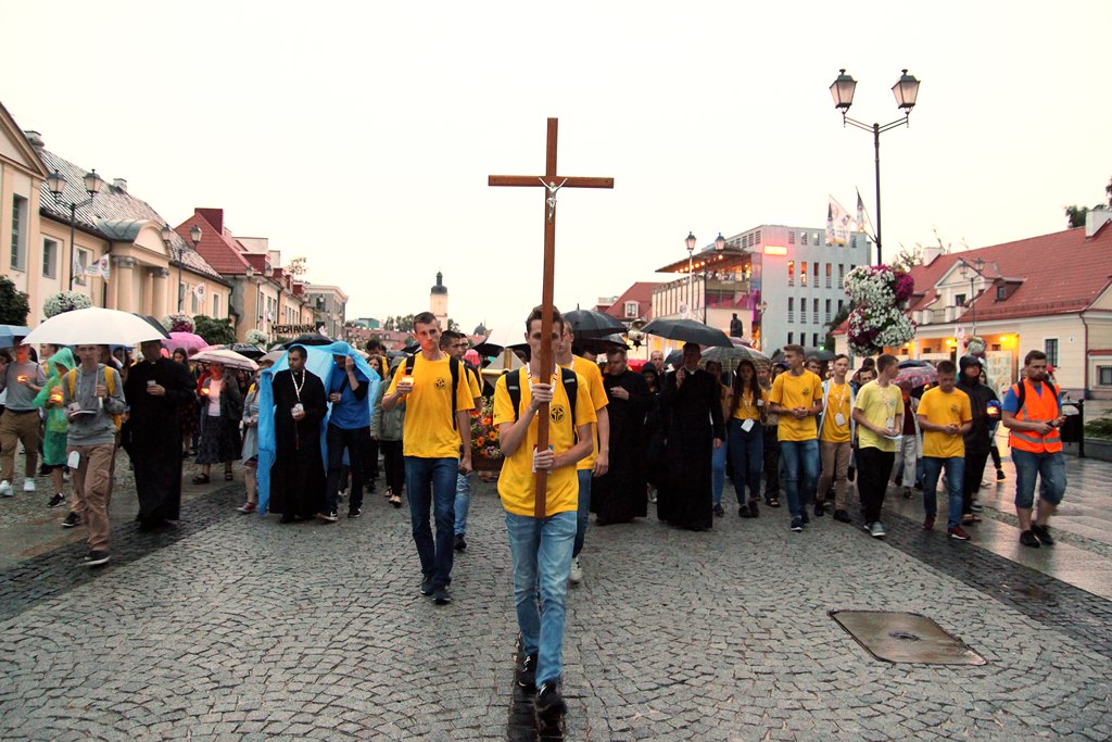 Stypendyści Fundacji "Dzieło Nowego Tysiąclecia" na wakacjach w Podlaskiem