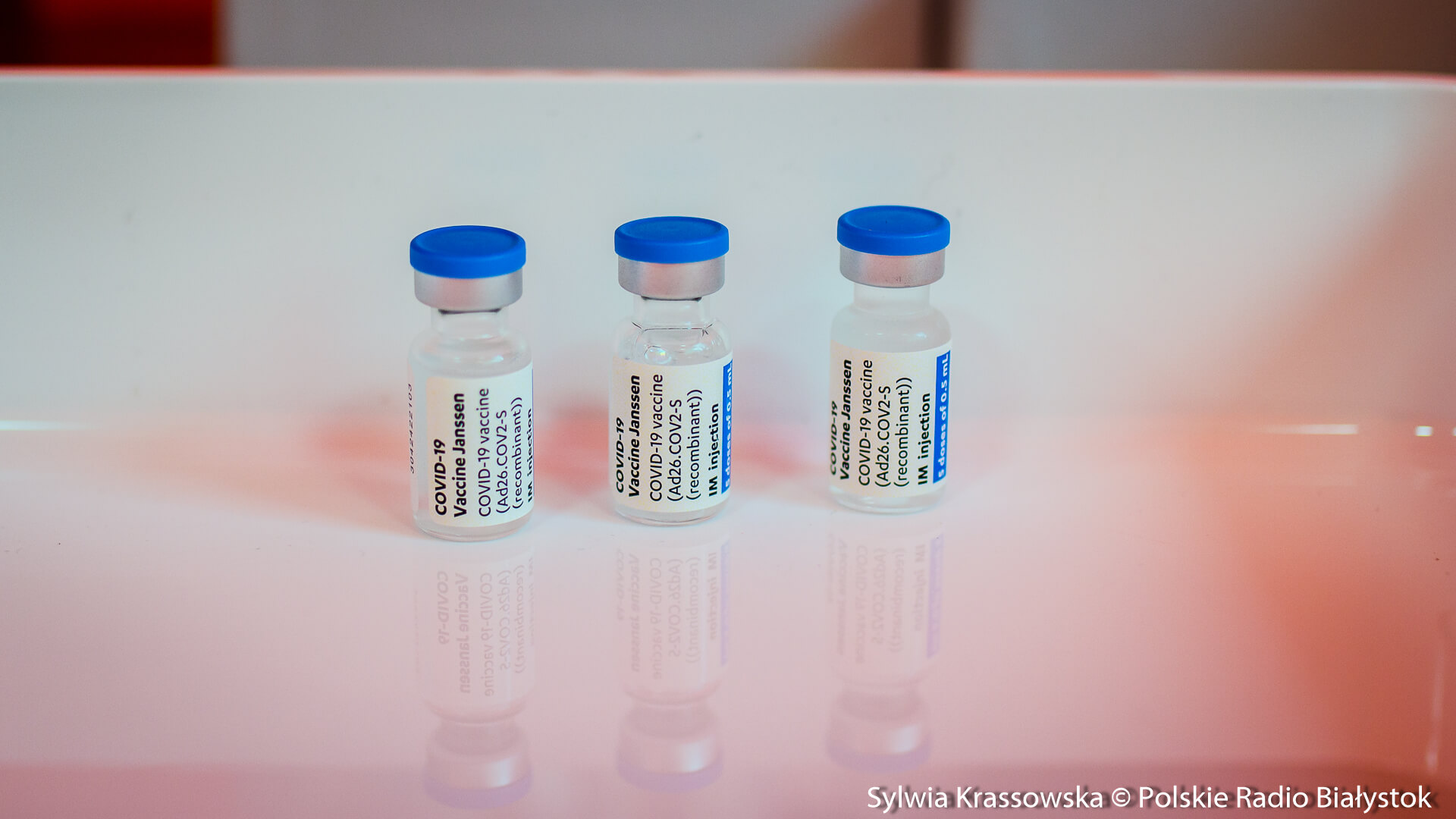 Coraz więcej punktów szczepień przeciw COVID-19 zawiesza w Suwałkach swoją działalność