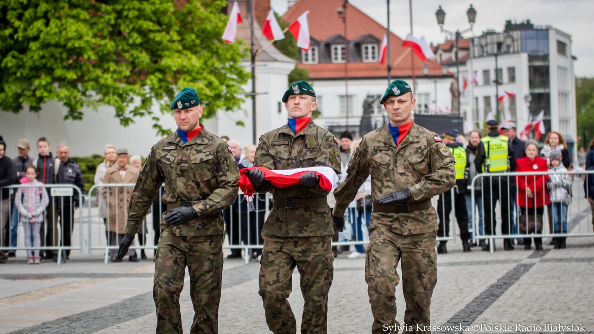 Dzień Flagi - nasze barwy narodowe mają długą historię