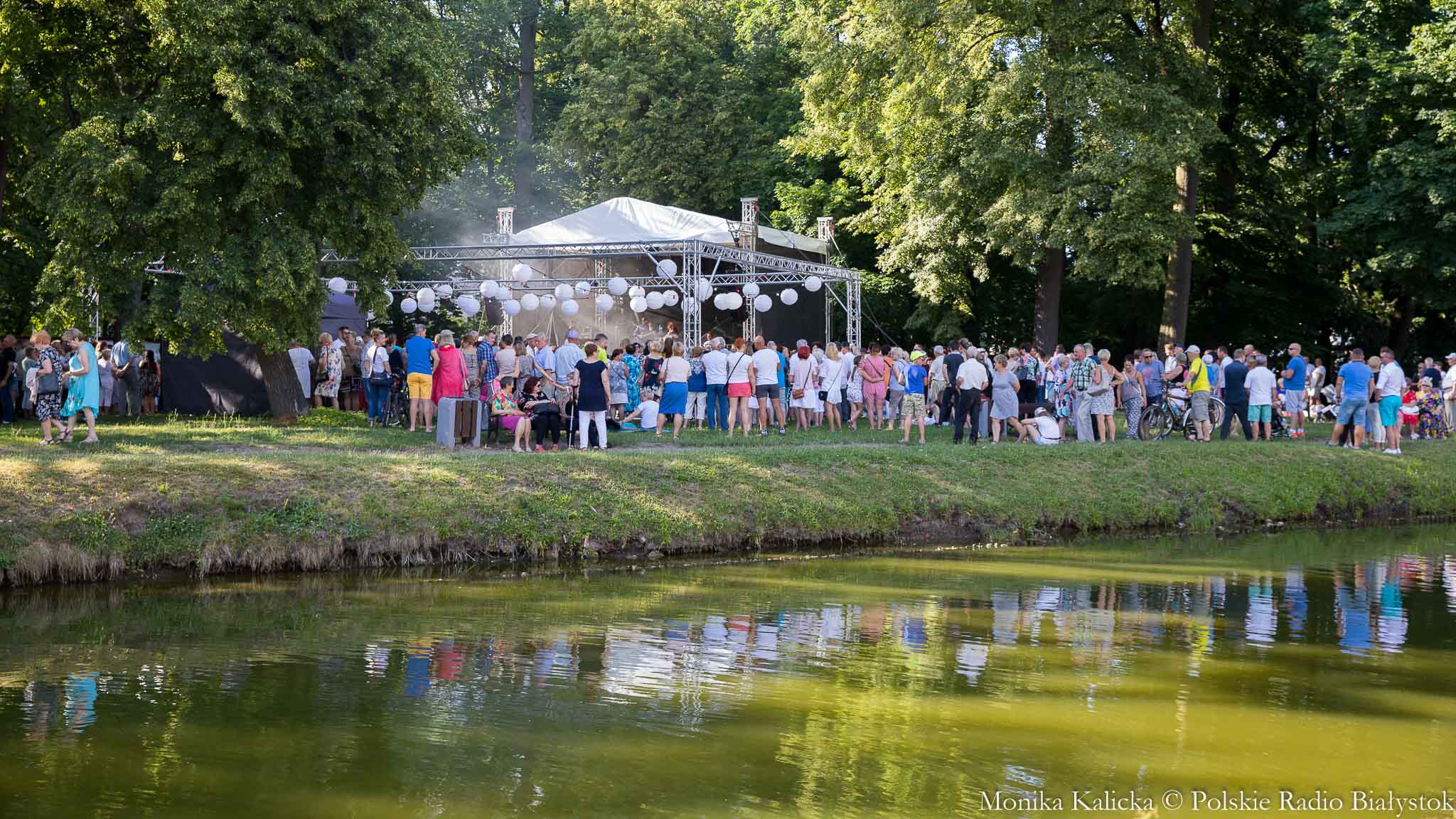 Potańcówka miejska w ogrodach Pałacu Branickich [zdjęcia]