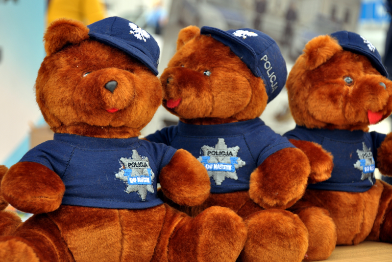 Białystok:  Pijany pirat drogowy chciał przekupić policjantów