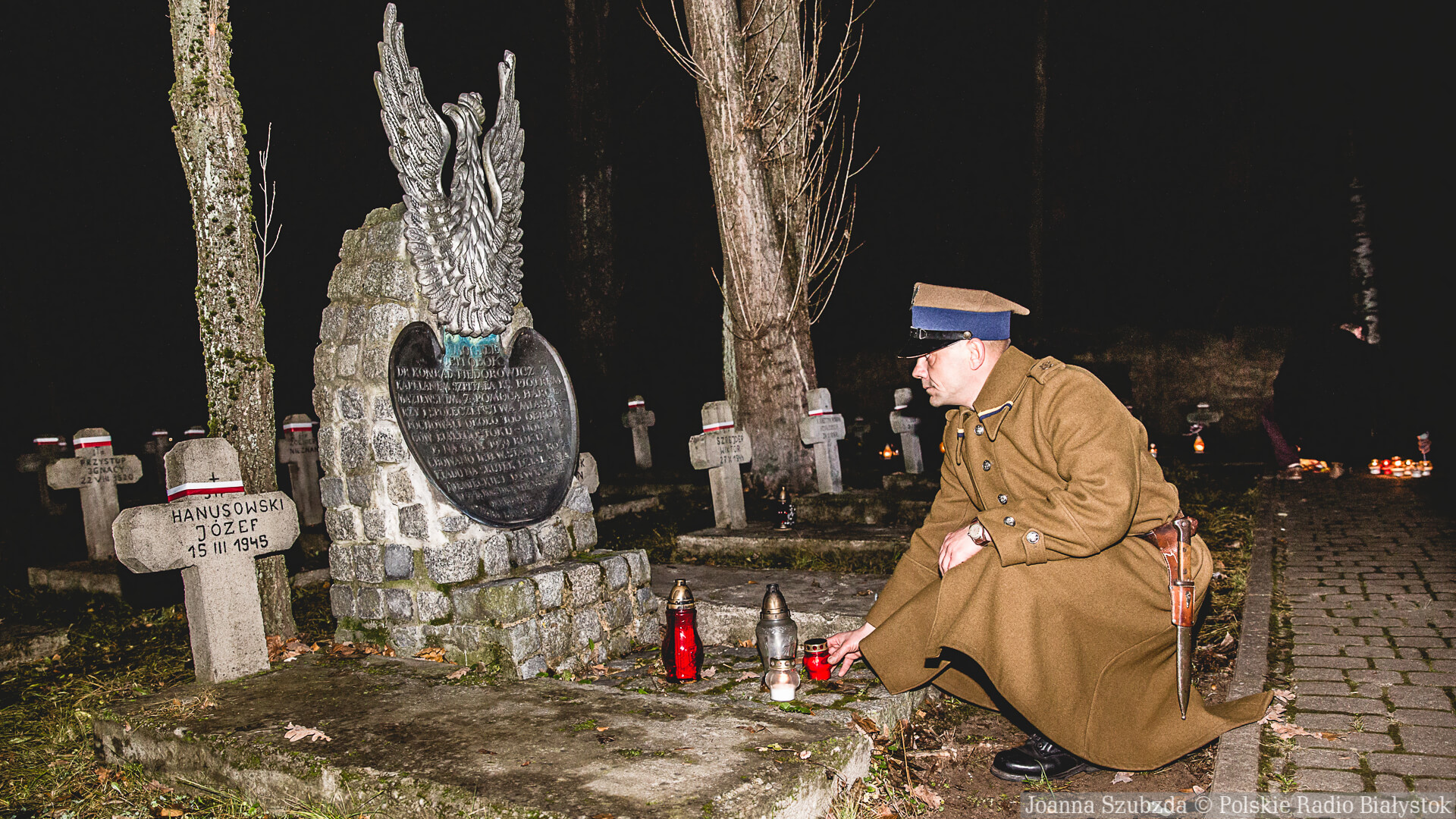 Światło pamięci zapłonęło na grobach żołnierzy w regionie, ale nie tylko [zdjęcia]